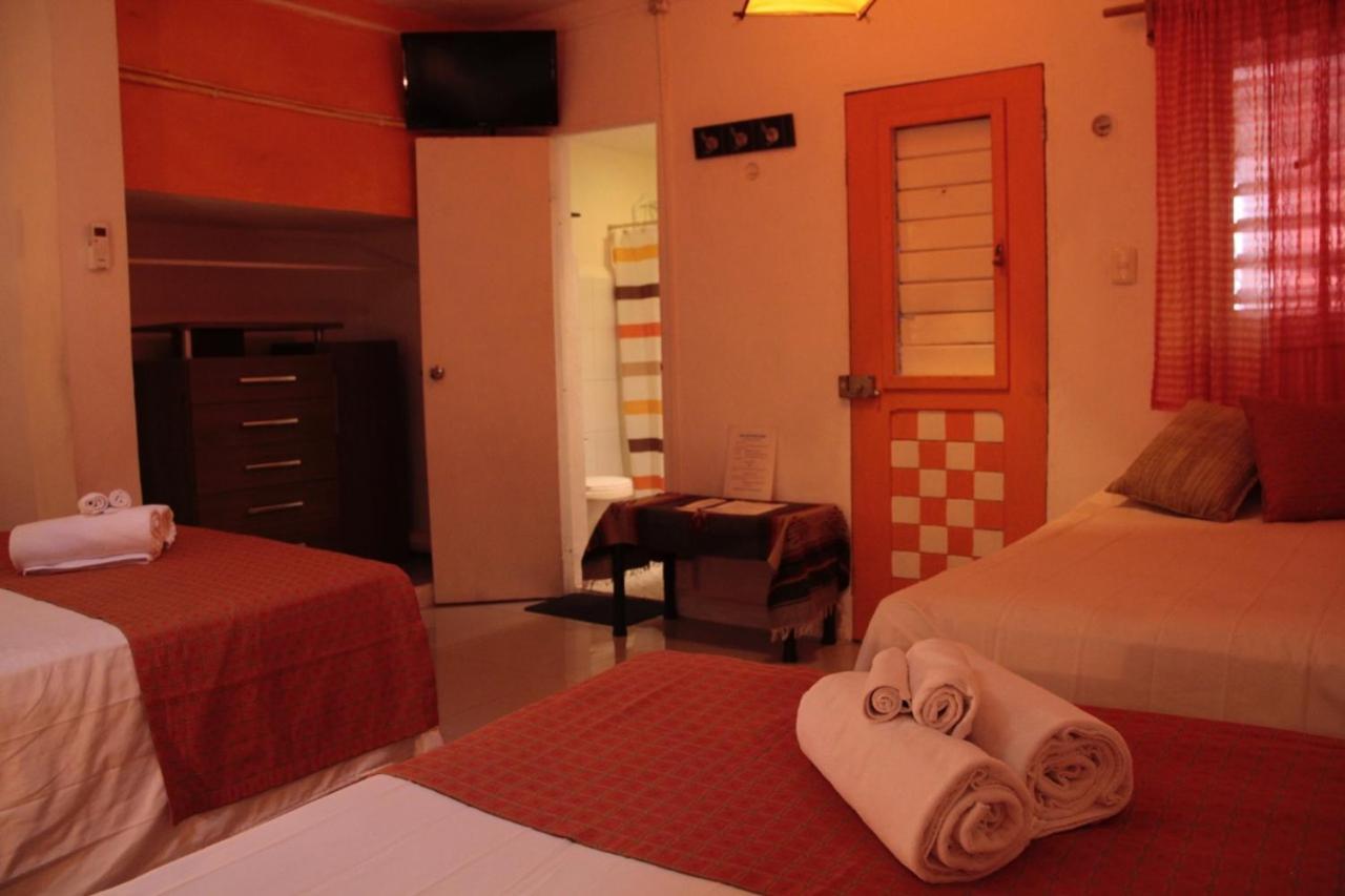 La Casa Naranja Hotell Isla Mujeres Exteriör bild
